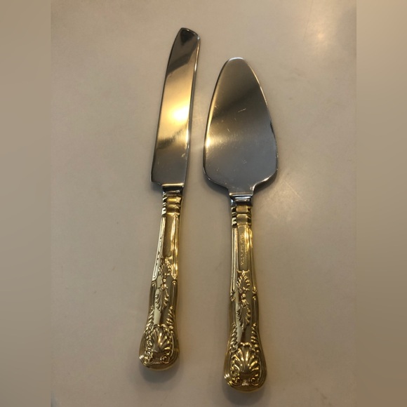 Wedding cake serving set! Beautiful stainless steel and gold plated! Lovely - Picture 1 of 7